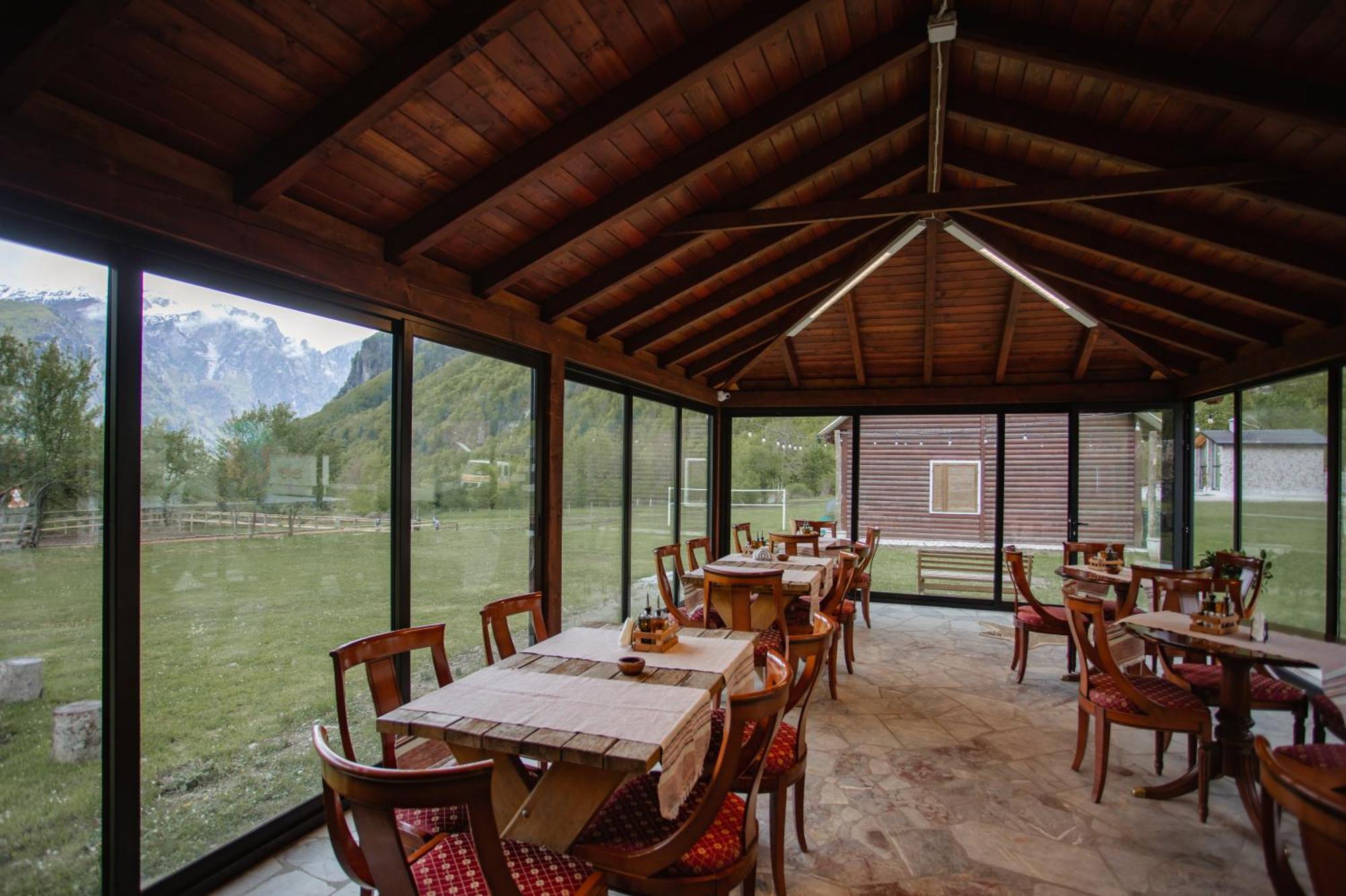 Villa Shpija Ujevara E Vogel Theth